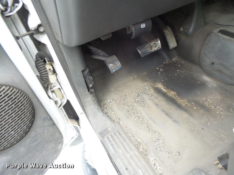 image for item DB1268 2006 Chevrolet Silverado 3500 flatbed pickup truck