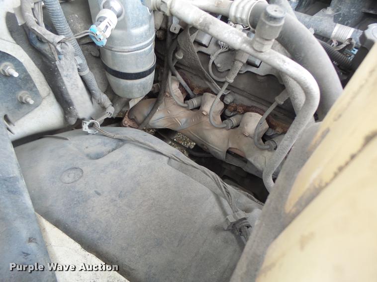 image for item DB1268 2006 Chevrolet Silverado 3500 flatbed pickup truck