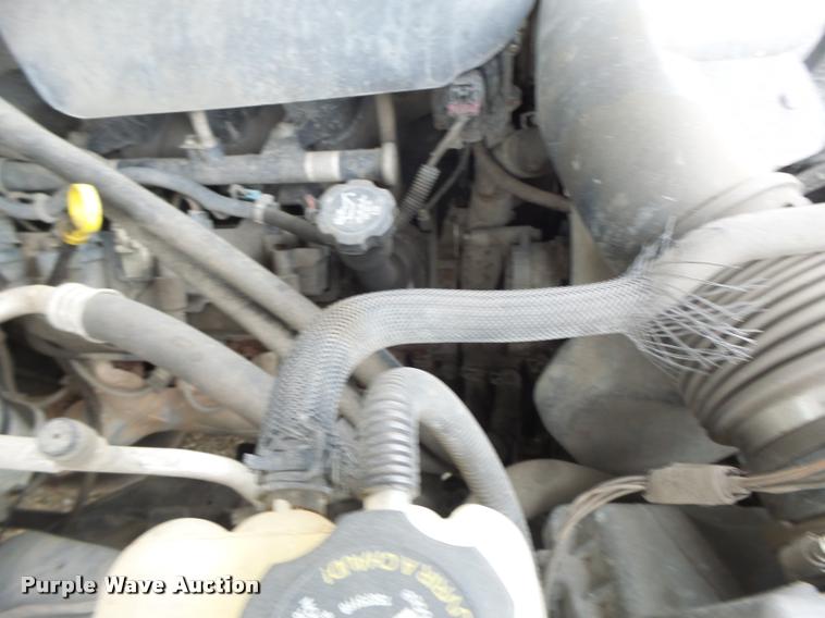 image for item DB1268 2006 Chevrolet Silverado 3500 flatbed pickup truck