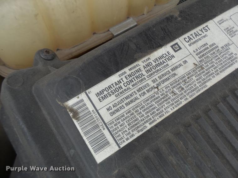 image for item DB1268 2006 Chevrolet Silverado 3500 flatbed pickup truck