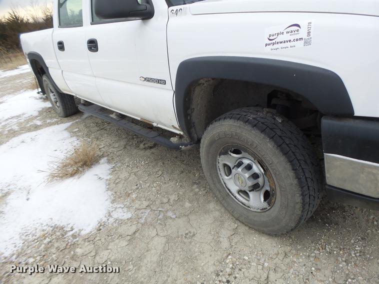 image for item DB1270 2006 Chevrolet Silverado 2500HD Crew Cab pickup truck