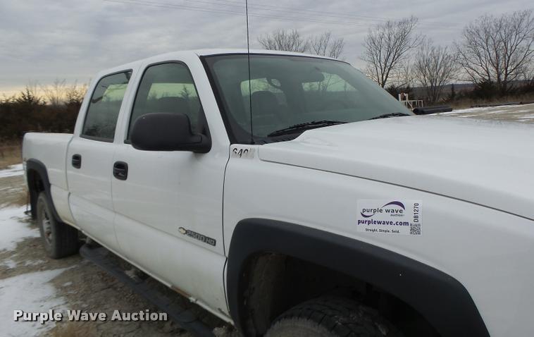 image for item DB1270 2006 Chevrolet Silverado 2500HD Crew Cab pickup truck