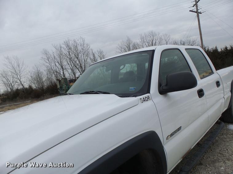 image for item DB1270 2006 Chevrolet Silverado 2500HD Crew Cab pickup truck