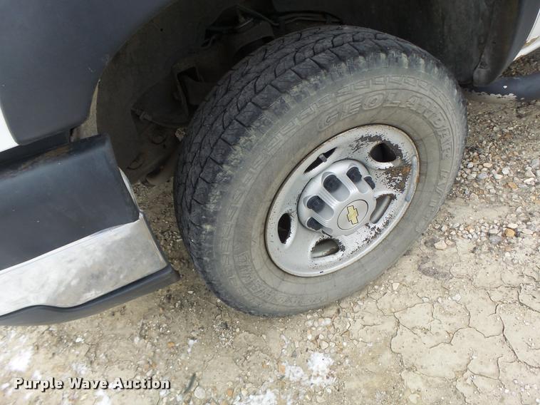 image for item DB1270 2006 Chevrolet Silverado 2500HD Crew Cab pickup truck