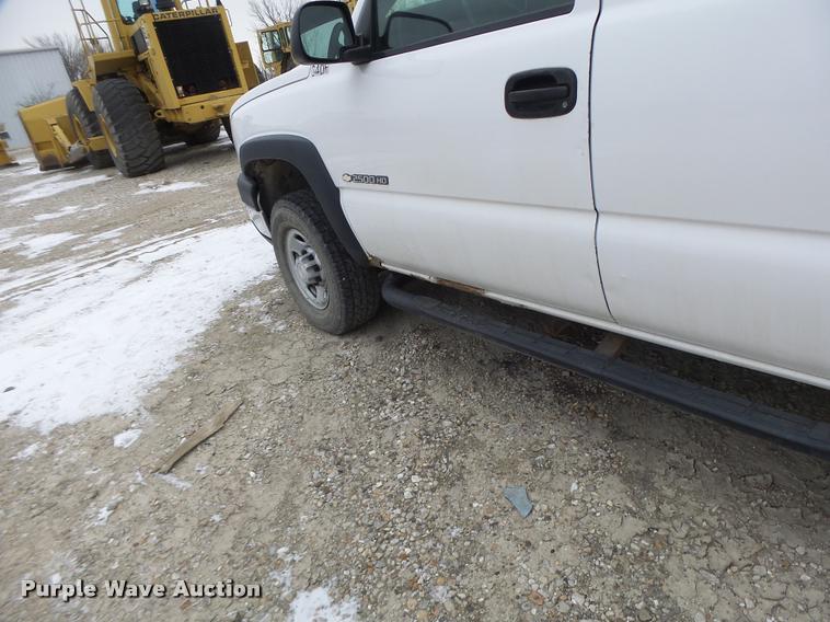 image for item DB1270 2006 Chevrolet Silverado 2500HD Crew Cab pickup truck