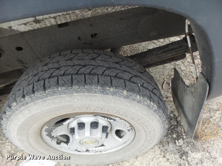 image for item DB1270 2006 Chevrolet Silverado 2500HD Crew Cab pickup truck