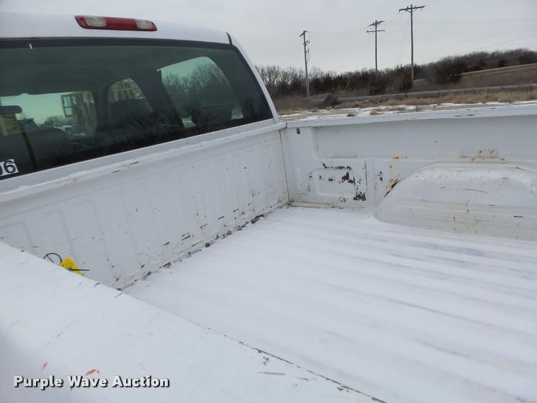 image for item DB1270 2006 Chevrolet Silverado 2500HD Crew Cab pickup truck