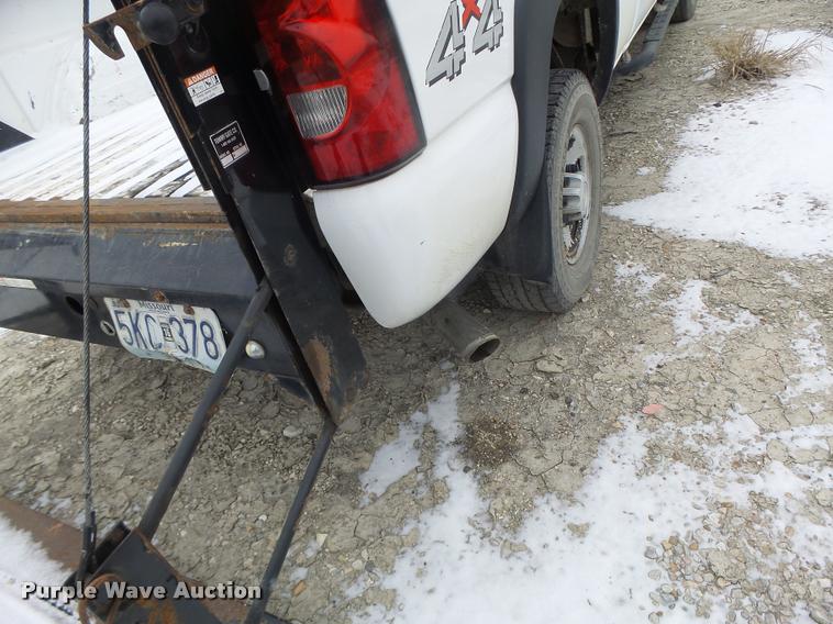 image for item DB1270 2006 Chevrolet Silverado 2500HD Crew Cab pickup truck