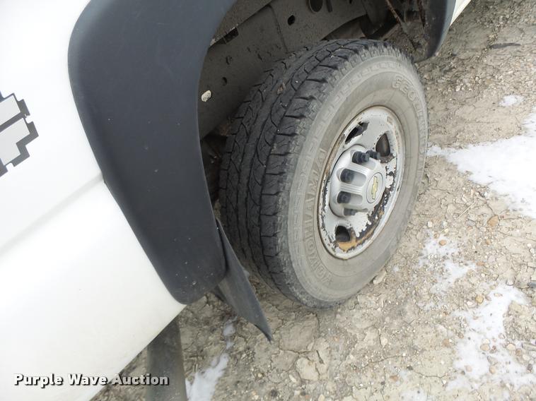 image for item DB1270 2006 Chevrolet Silverado 2500HD Crew Cab pickup truck