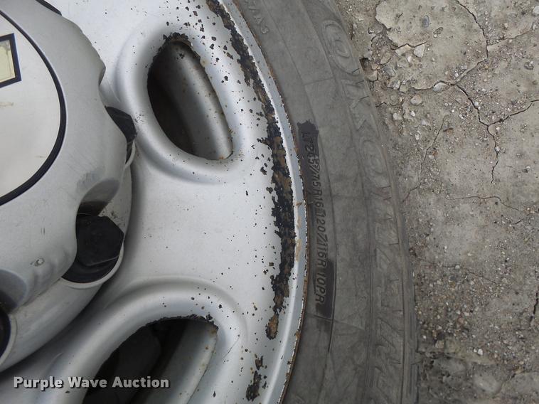 image for item DB1270 2006 Chevrolet Silverado 2500HD Crew Cab pickup truck