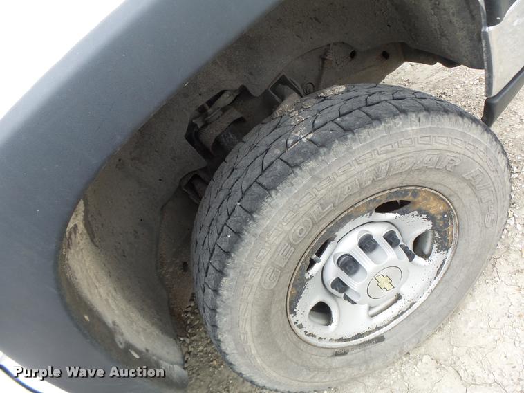 image for item DB1270 2006 Chevrolet Silverado 2500HD Crew Cab pickup truck