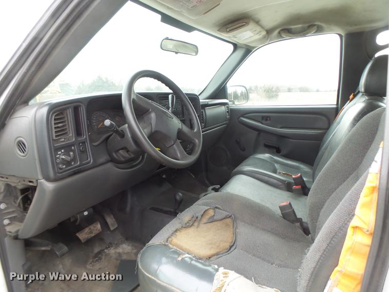 image for item DB1270 2006 Chevrolet Silverado 2500HD Crew Cab pickup truck