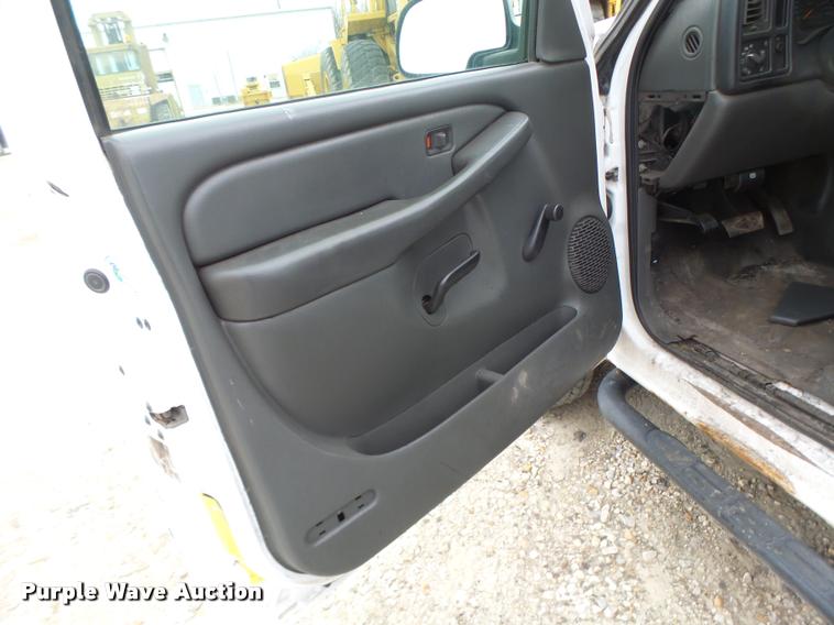 image for item DB1270 2006 Chevrolet Silverado 2500HD Crew Cab pickup truck