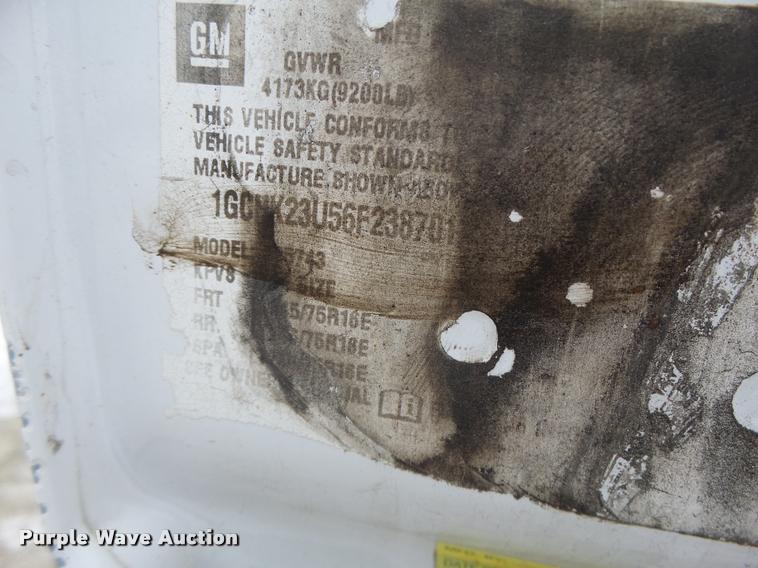 image for item DB1270 2006 Chevrolet Silverado 2500HD Crew Cab pickup truck