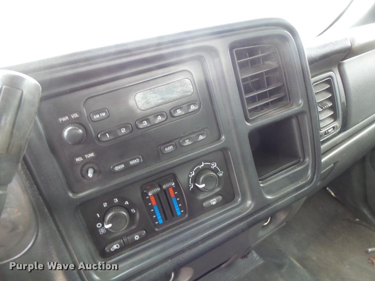 image for item DB1270 2006 Chevrolet Silverado 2500HD Crew Cab pickup truck