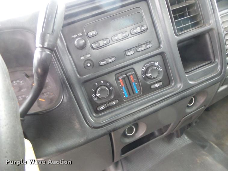 image for item DB1270 2006 Chevrolet Silverado 2500HD Crew Cab pickup truck