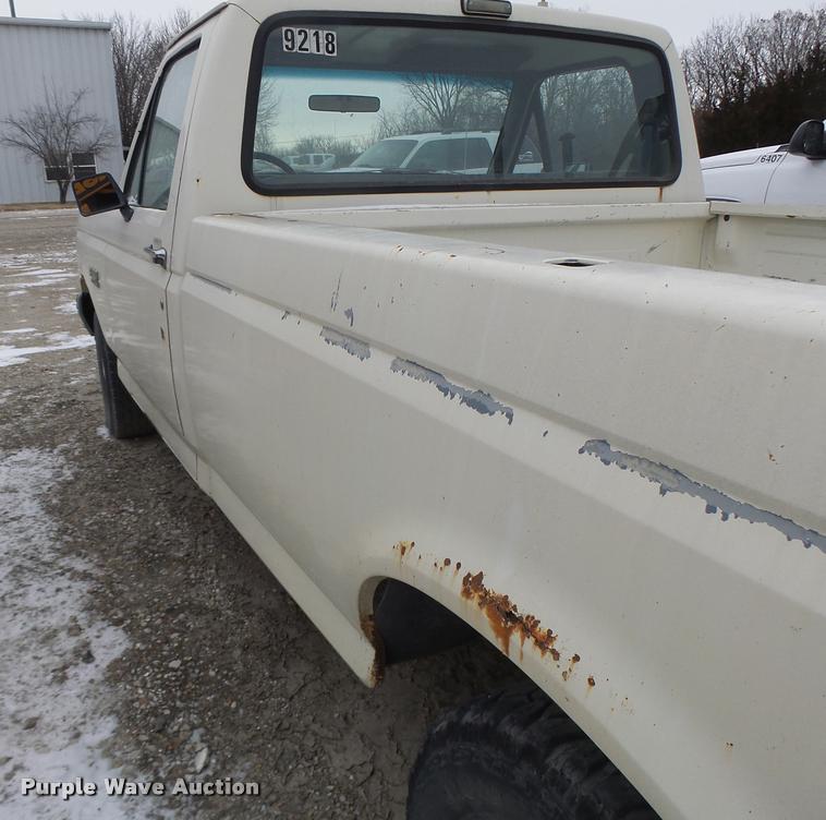 image for item DB1272 1990 Ford F150 pickup truck