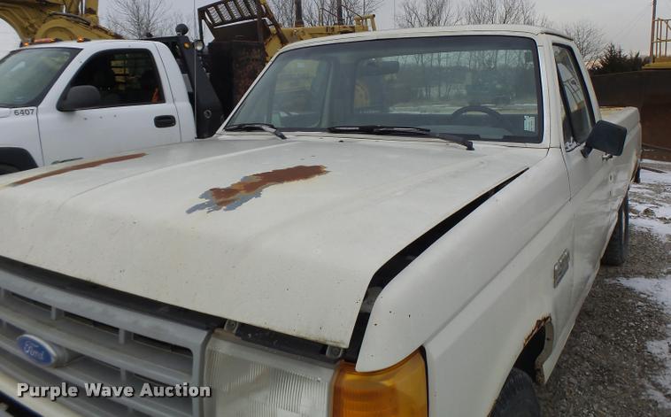 image for item DB1272 1990 Ford F150 pickup truck