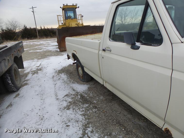 image for item DB1272 1990 Ford F150 pickup truck