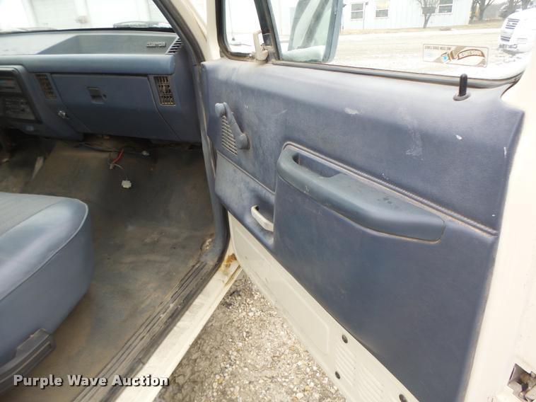 image for item DB1272 1990 Ford F150 pickup truck