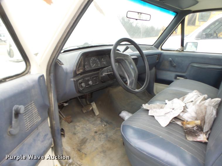 image for item DB1272 1990 Ford F150 pickup truck