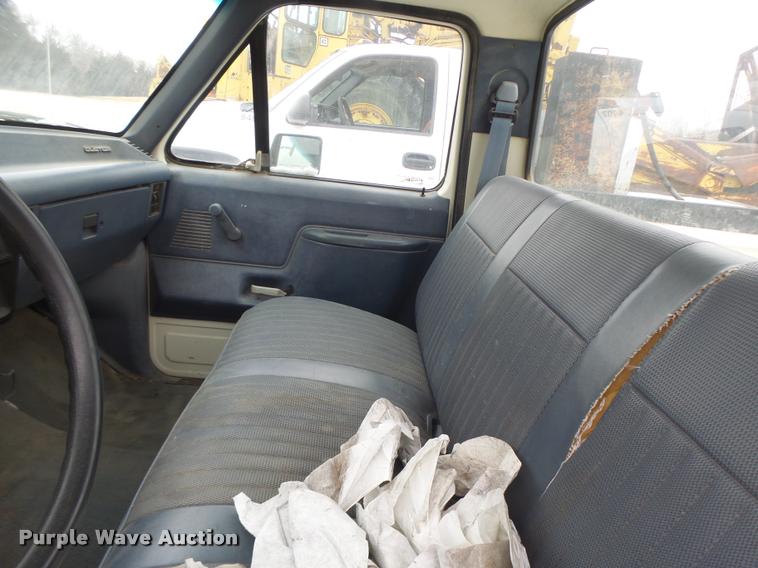 image for item DB1272 1990 Ford F150 pickup truck