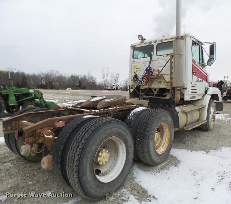 image for item DB1278 1989 Freightliner semi truck