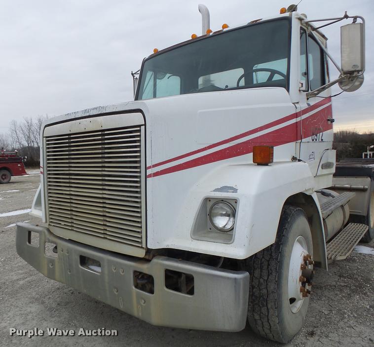 image for item DB1278 1989 Freightliner semi truck