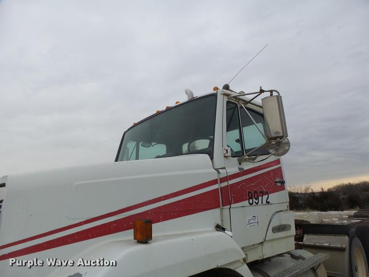 image for item DB1278 1989 Freightliner semi truck