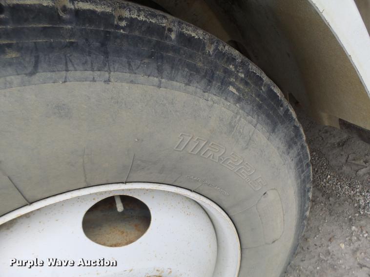 image for item DB1278 1989 Freightliner semi truck