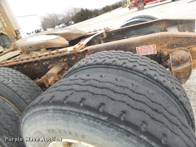 image for item DB1278 1989 Freightliner semi truck