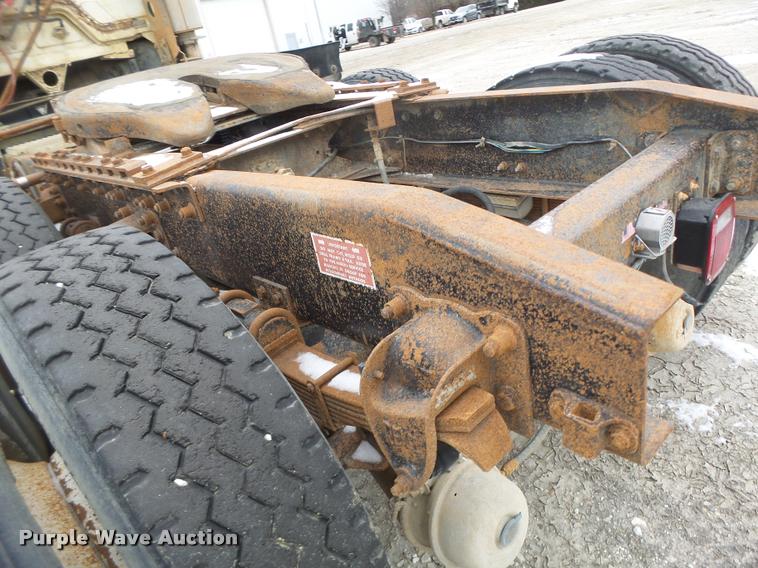 image for item DB1278 1989 Freightliner semi truck