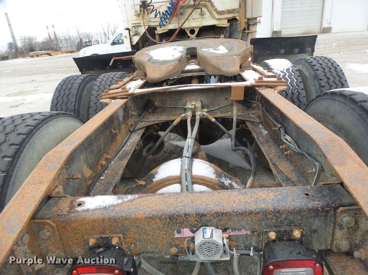 image for item DB1278 1989 Freightliner semi truck