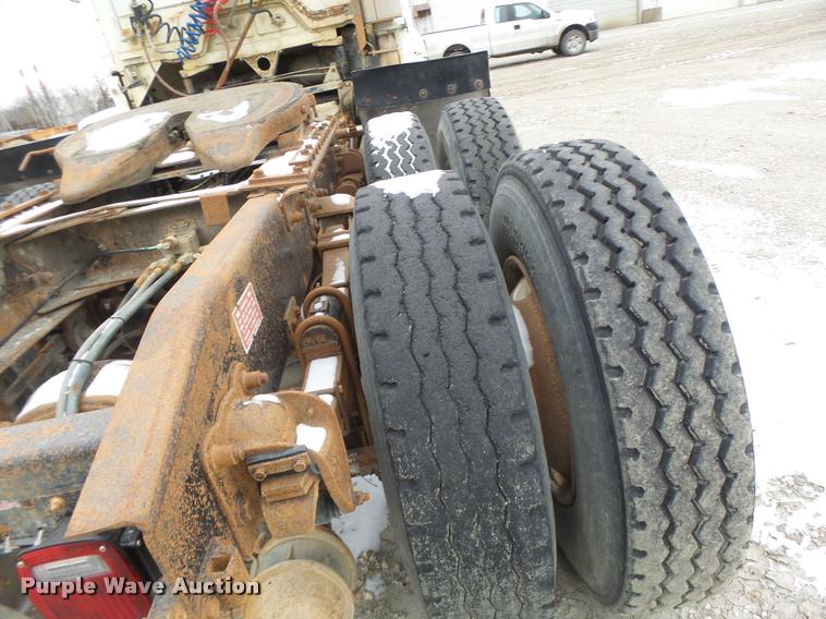 image for item DB1278 1989 Freightliner semi truck