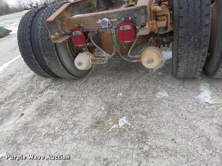 image for item DB1278 1989 Freightliner semi truck