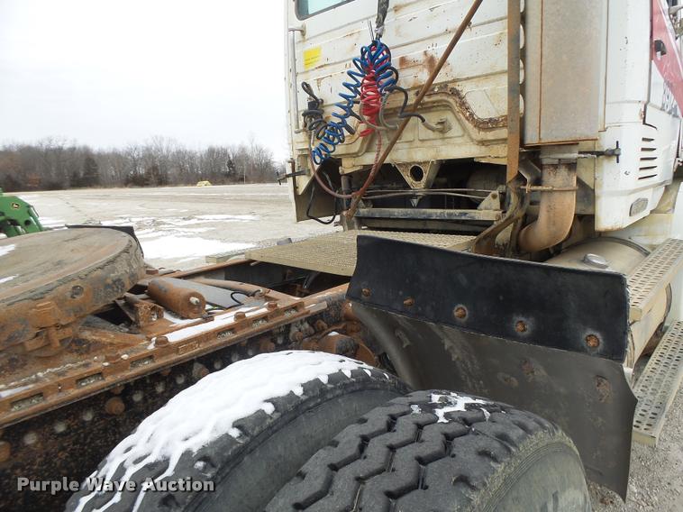 image for item DB1278 1989 Freightliner semi truck