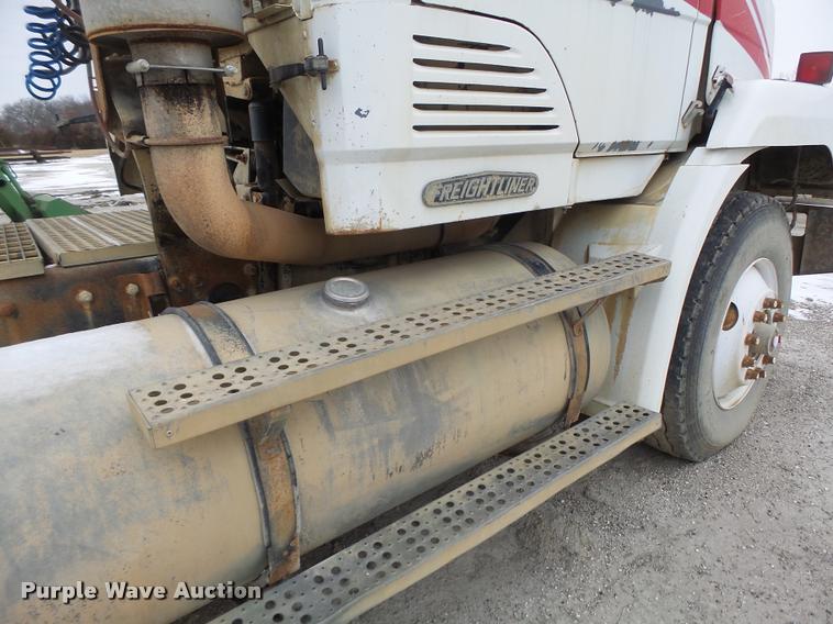 image for item DB1278 1989 Freightliner semi truck