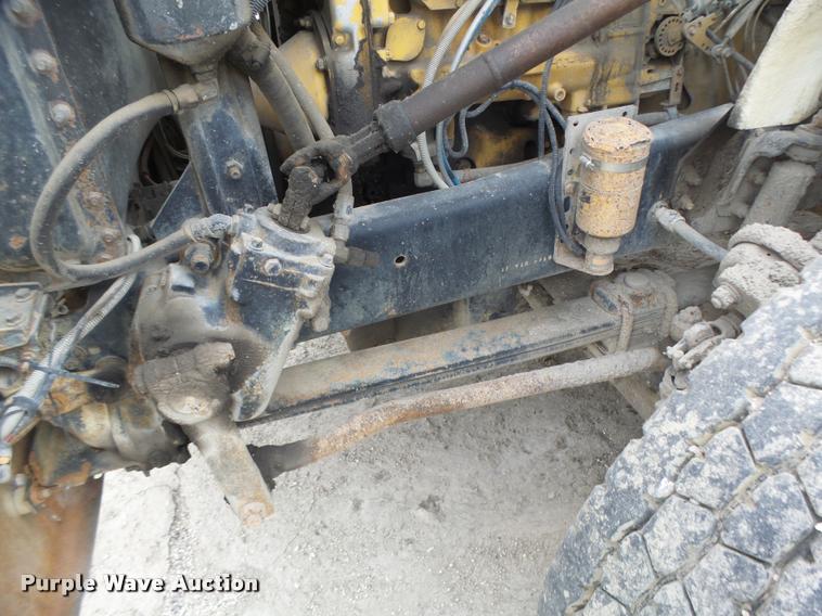 image for item DB1278 1989 Freightliner semi truck