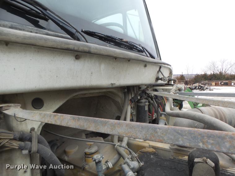 image for item DB1278 1989 Freightliner semi truck