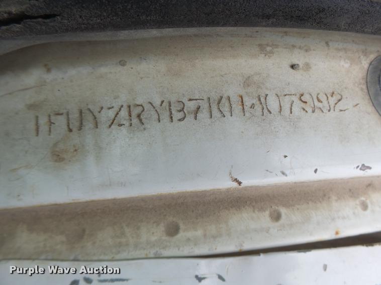 image for item DB1278 1989 Freightliner semi truck