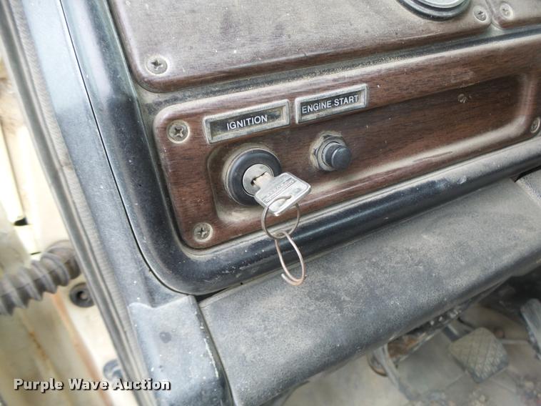 image for item DB1278 1989 Freightliner semi truck