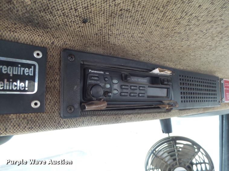 image for item DB1278 1989 Freightliner semi truck