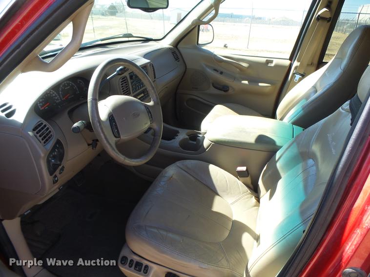 image for item DB1937 2001 Ford Expedition Eddie Bauer SUV