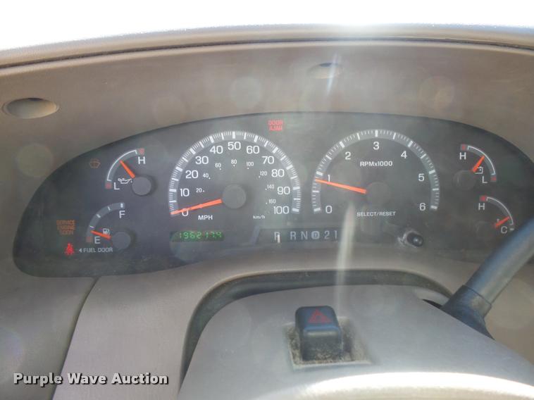 image for item DB1937 2001 Ford Expedition Eddie Bauer SUV