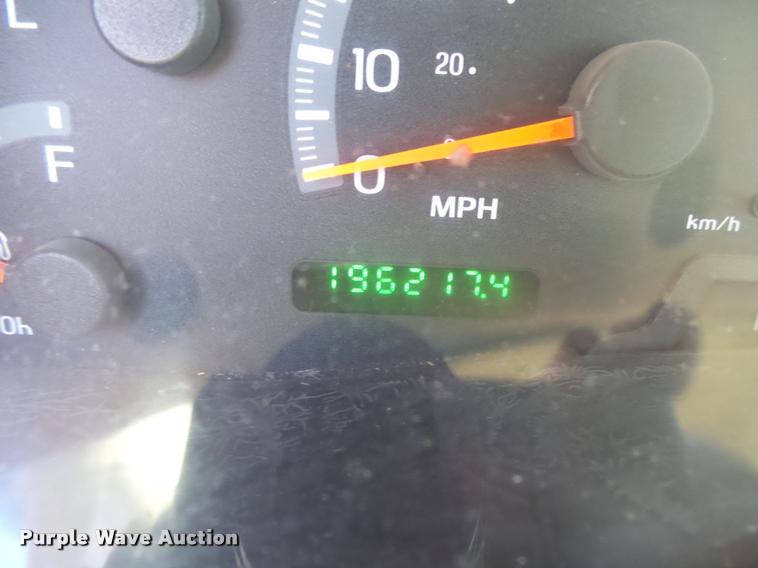 image for item DB1937 2001 Ford Expedition Eddie Bauer SUV