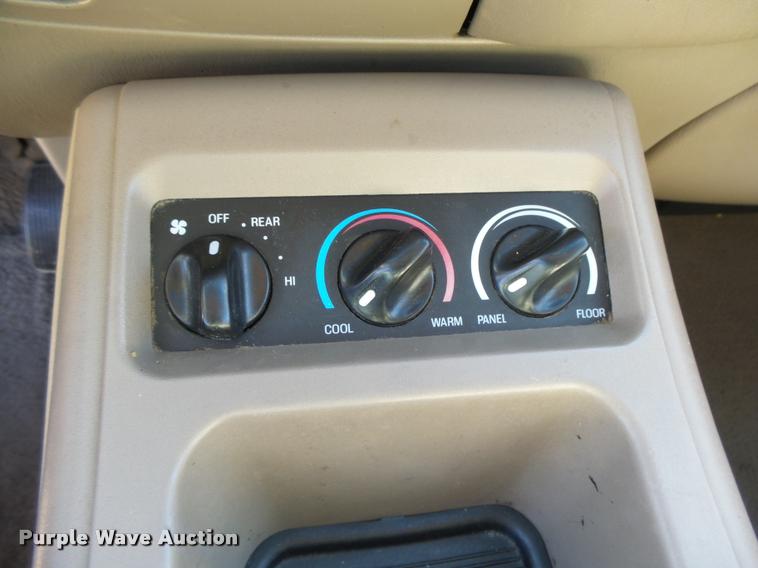 image for item DB1937 2001 Ford Expedition Eddie Bauer SUV