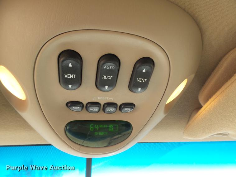 image for item DB1937 2001 Ford Expedition Eddie Bauer SUV