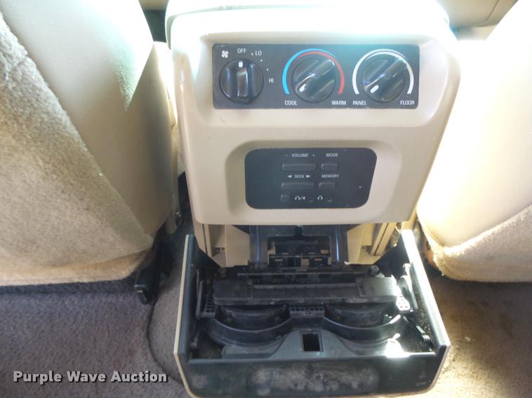 image for item DB1937 2001 Ford Expedition Eddie Bauer SUV