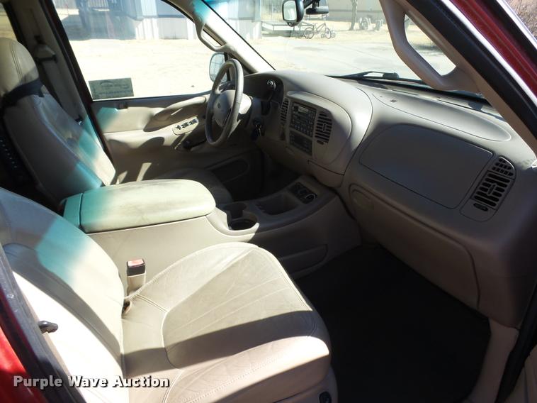 image for item DB1937 2001 Ford Expedition Eddie Bauer SUV