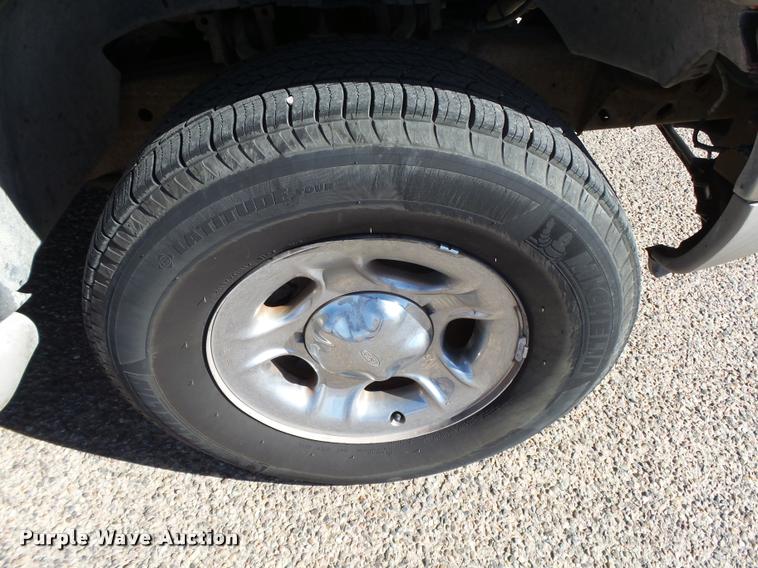 image for item DB1937 2001 Ford Expedition Eddie Bauer SUV